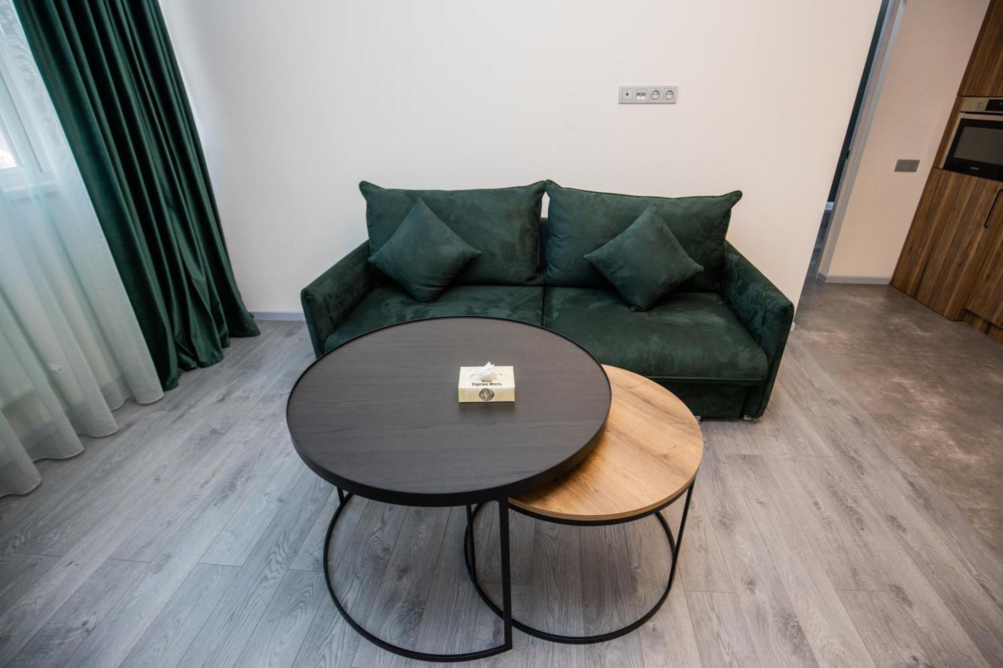 Yereone Hotel Apartment Ереван Экстерьер фото