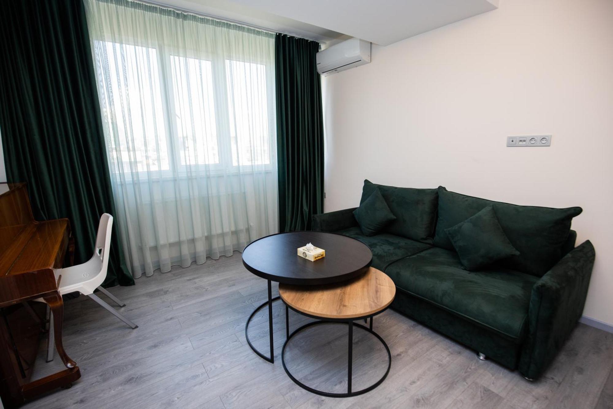 Yereone Hotel Apartment Ереван Экстерьер фото