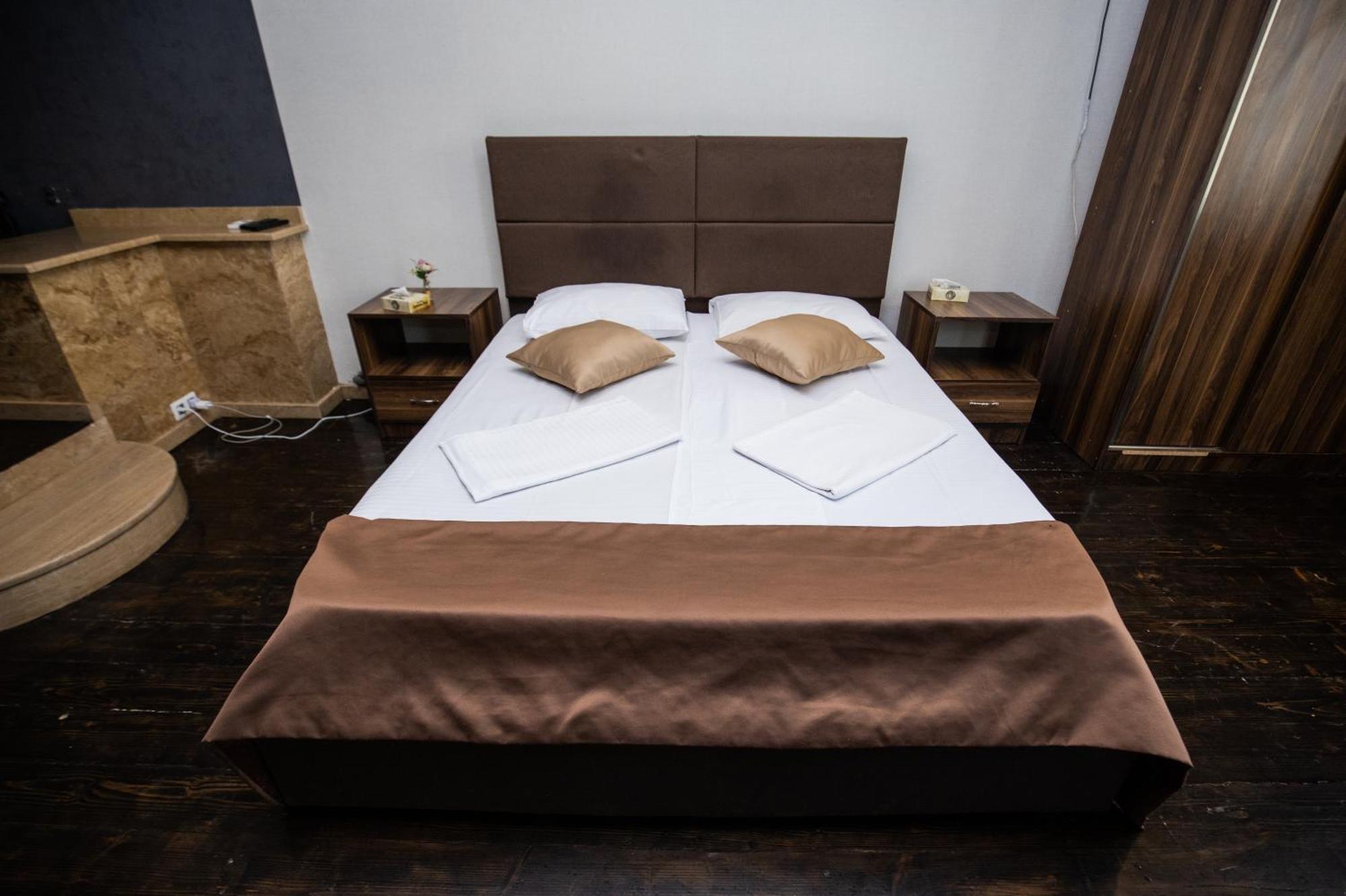 Yereone Hotel Apartment Ереван Экстерьер фото